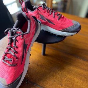Womens running shoes . Never worn